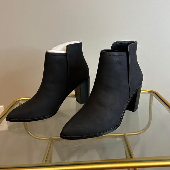 Coutgo Chunky Heel Ankle Bootie In Black - Picture 2 of 3
